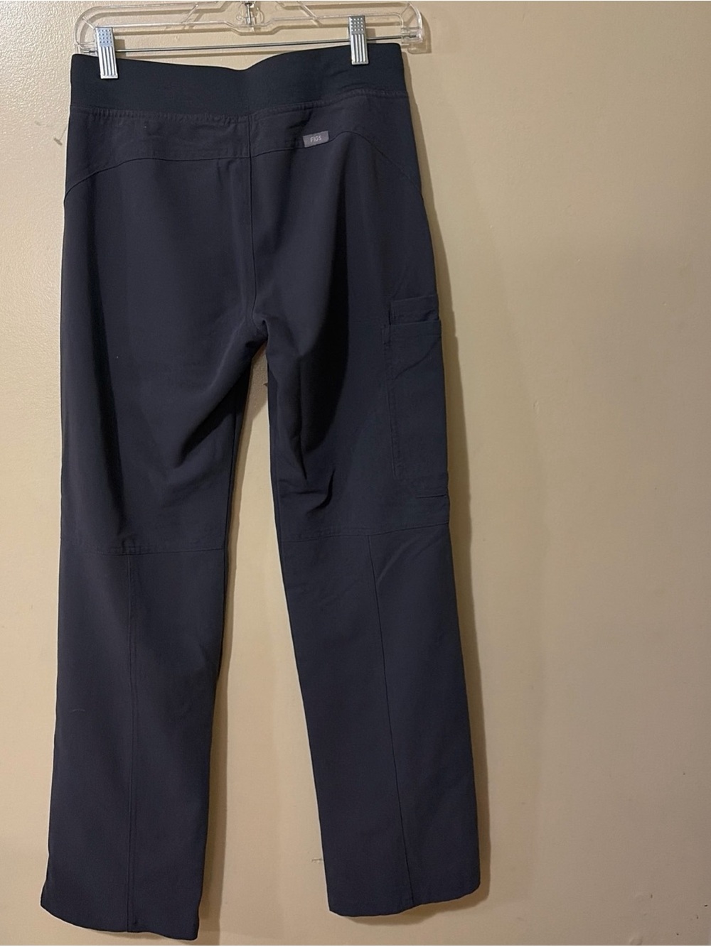 Figs Kade straight leg cargo scrub pants gray with Pink Drawstring - Picture 4 of 9